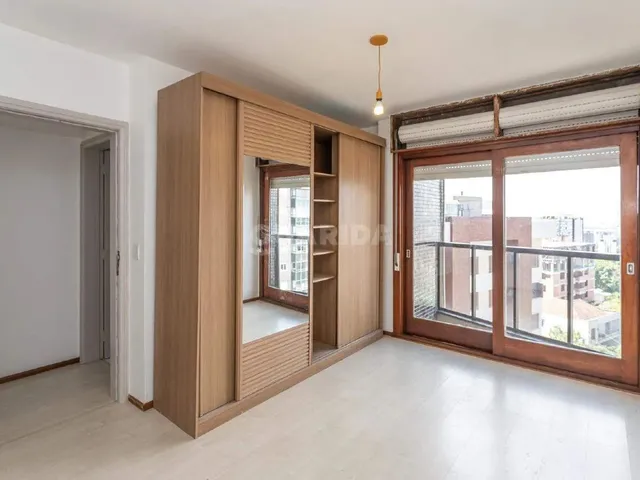 Imagem 10: Apartamento Semimobiliado com 3 Dormitórios, Sendo 1 Suíte, e 2 Vagas de Garagem No