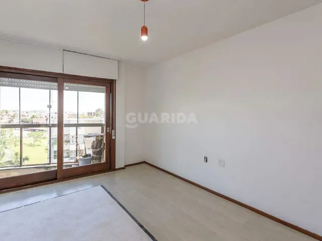 Imagem 12: Apartamento Semimobiliado com 3 Dormitórios, Sendo 1 Suíte, e 2 Vagas de Garagem No