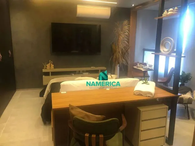 Imagem: O studio possui 1 Dormitório, 1 Banheiro, 1 Vaga na