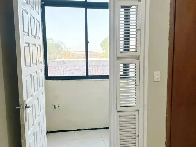 Imagem 5: Imóvel para Aluguel Possui 55 Metros Quadrados com 3 Quartos em Itaperi - Fortaleza - Ce