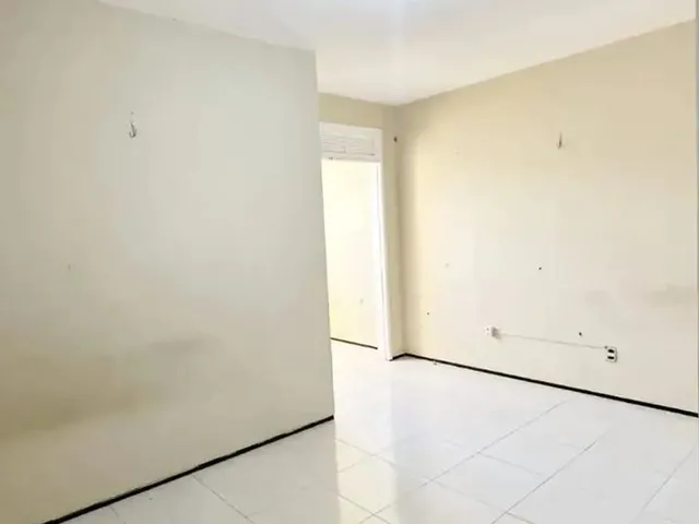 Imagem 3: Imóvel para Aluguel Possui 55 Metros Quadrados com 3 Quartos em Itaperi - Fortaleza - Ce