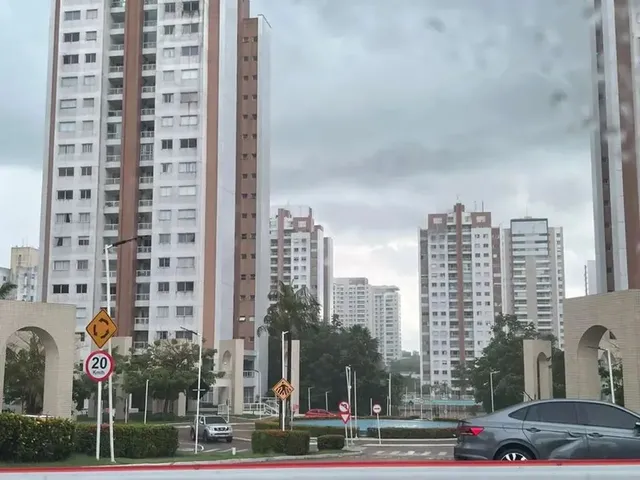 Imagem: O apartamento possui 3 Dormitórios, 1 Suíte, 4 Banheiros,