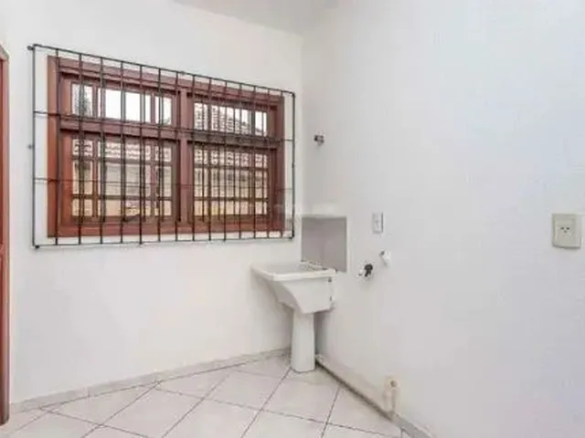 Imagem 15: Casa com 3 Dormitórios para Alugar, 396 M² por R$ 2.764,00/Mês - Cavalhada - Porto