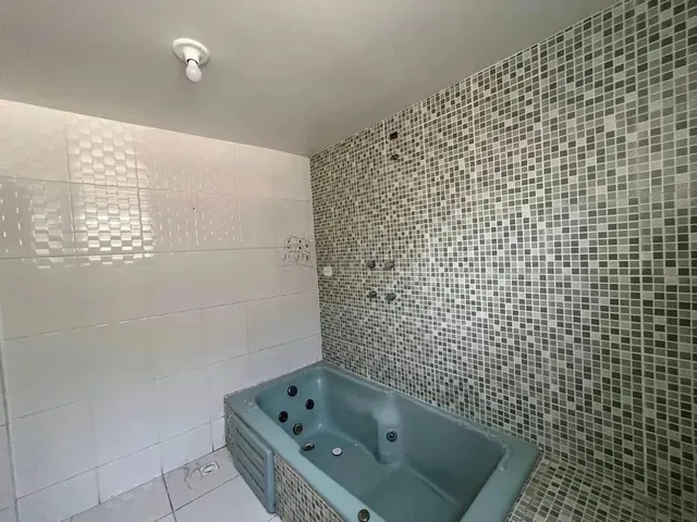 Imagem 4: Sobrado Duplex - de Frente para Rua - para Alugar no Boqueirão