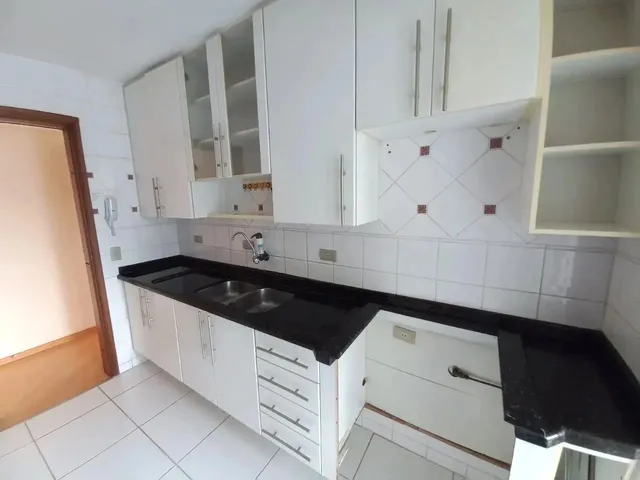 Imagem 10: Apartamento com 3 Quartos para Alugar por R$ 2300.00, 76.12 M2 - Xaxim - Curitiba/Pr