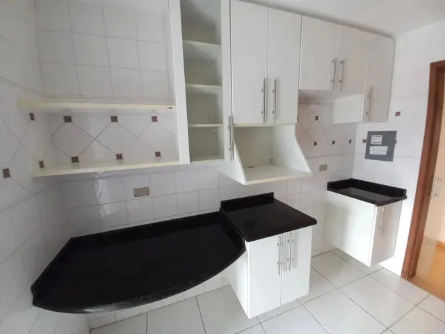 Imagem 13: Apartamento com 3 Quartos para Alugar por R$ 2300.00, 76.12 M2 - Xaxim - Curitiba/Pr