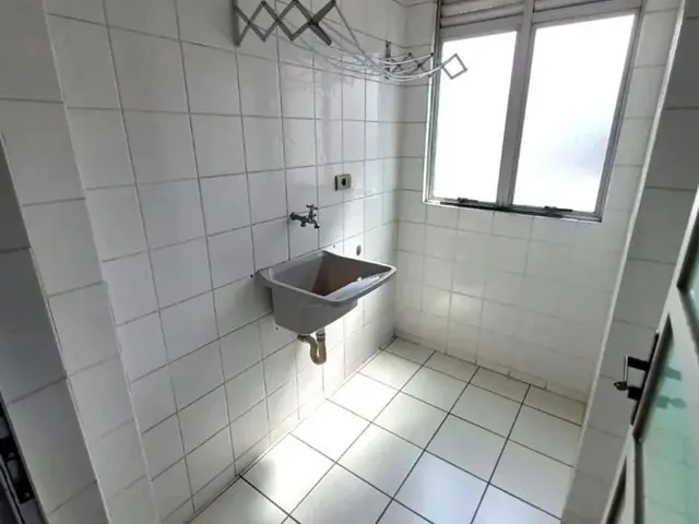 Imagem 16: Apartamento com 3 Quartos para Alugar por R$ 2300.00, 76.12 M2 - Xaxim - Curitiba/Pr