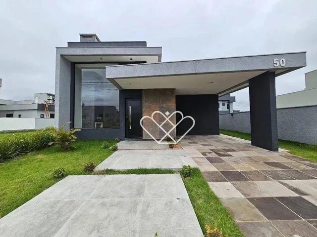 Imagem: A casa em condomínio possui 3 Dormitórios, 2 Banheiros, 2