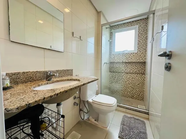 Imagem 4: Apartamento de 2 Quartos com Suíte, 2 Salas e 2 Vagas de Garagem no Partenon, Porto