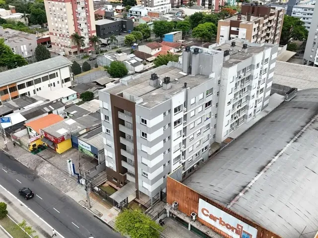 Imagem 10: Apartamento de 2 Quartos com Suíte, 2 Salas e 2 Vagas de Garagem no Partenon, Porto
