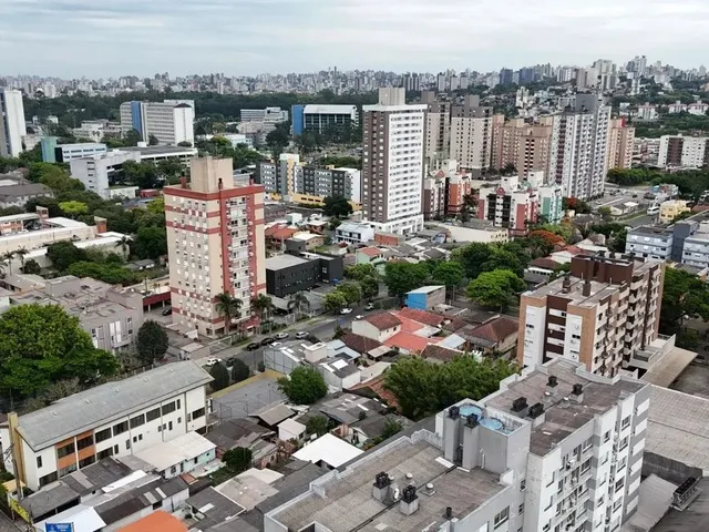 Imagem 16: Apartamento de 2 Quartos com Suíte, 2 Salas e 2 Vagas de Garagem no Partenon, Porto