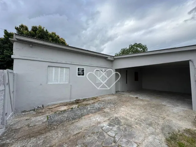 Imagem: Casa com Terreno Amplo no Bairro Marrocos