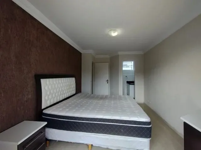 Imagem 4: Quartos de Solteiros e Suítes para Casal em Curitiba