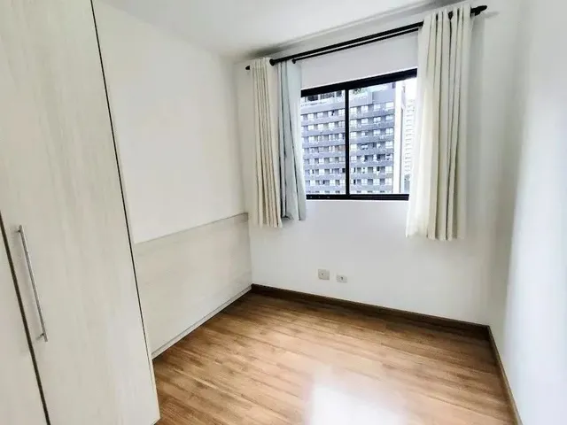 Imagem 8: Apartamento com 2 Quartos para Alugar por R$ 3000.00, 64.00 M2 - Centro - Curitiba/Pr