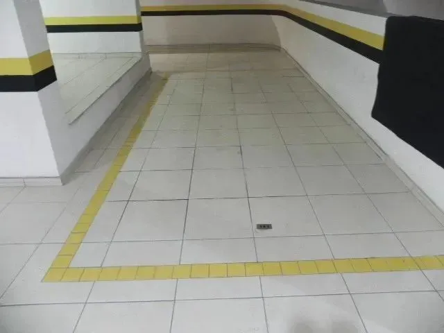 Imagem 2: Apartamento com 2 Quartos para Alugar por R$ 3000.00, 64.00 M2 - Centro - Curitiba/Pr