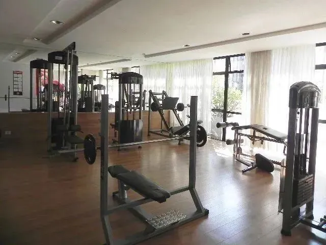 Imagem 5: Apartamento com 2 Quartos para Alugar por R$ 3000.00, 64.00 M2 - Centro - Curitiba/Pr