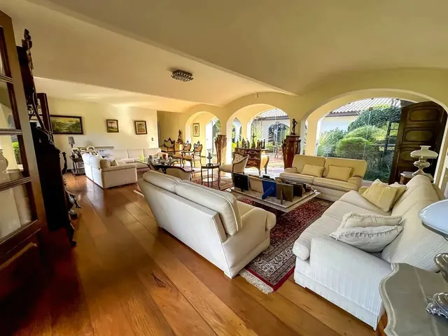 Imagem: Casa Clássica Alto Padrão em Condomínio