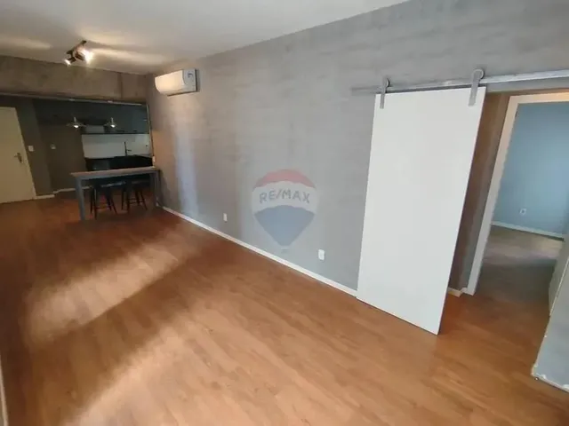 Imagem 16: Apartamento de 3 Quartos, 1 Suite, 3 Banheiros, 2 Vagas de Garagem com Aproximadamente 120