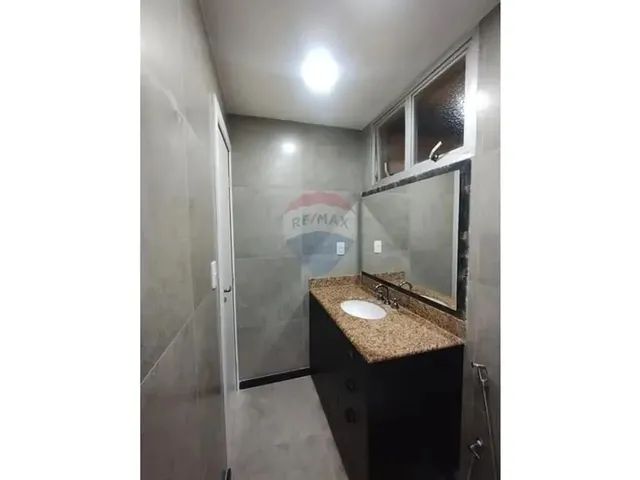 Imagem 15: Apartamento de 3 Quartos, 1 Suite, 3 Banheiros, 2 Vagas de Garagem com Aproximadamente 120