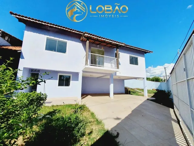 Imagem: A casa possui 3 Dormitórios, 1 Suíte, 3 Banheiros, 2