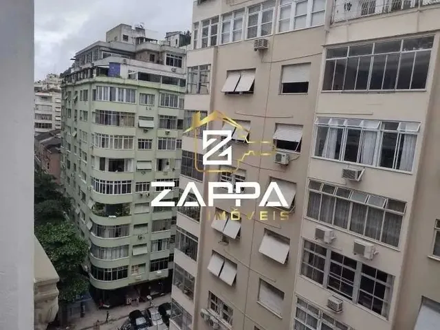 Imagem 4: Excelente Flat Residencial Reformado na Quadra da Praia, Composto De: Sala Espaçosa