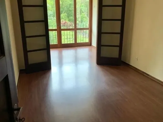 Imagem: O apartamento possui 2 Dormitórios, 1 Banheiro, 120m² de