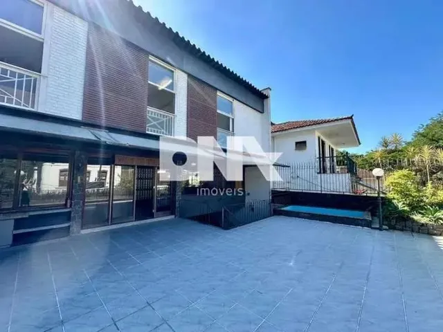 Imagem: Casa de Rua - Duplex / Residencial / Jardim