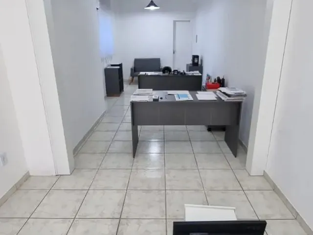 Imagem 11: Sala Comercial Térrea no Centro a Poucos Metros da Praça do Congresso Medindo 35,00M²