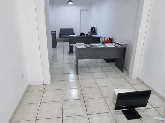 Imagem 2: Sala Comercial Térrea no Centro a Poucos Metros da Praça do Congresso Medindo 35,00M²