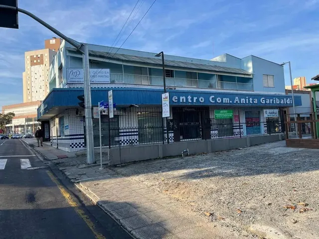 Imagem: Predio Comercial com 02 Apartamentos e 06