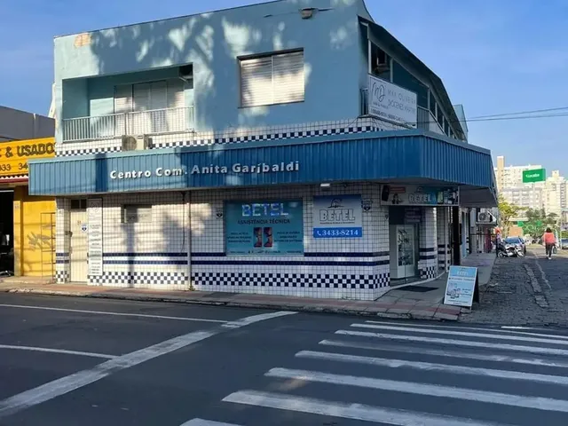 Imagem 3: Predio Comercial com 02 Apartamentos e 06 Salas Comerciais