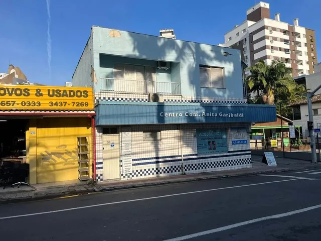 Imagem 2: Predio Comercial com 02 Apartamentos e 06 Salas Comerciais