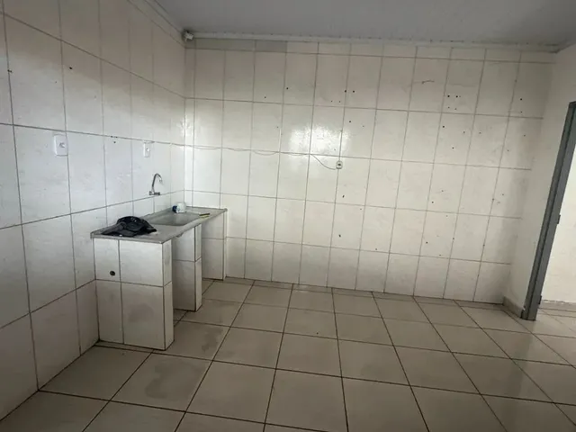 Imagem 2: Casa com Quintal Amplo e Varanda Coberta - Ótimo Espaço