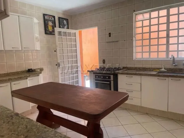 Imagem 5: Sobrado com 3 Dormitórios,1 Suíte, 3 Banheiros, com Jardim, 2 Vagas de Garagem