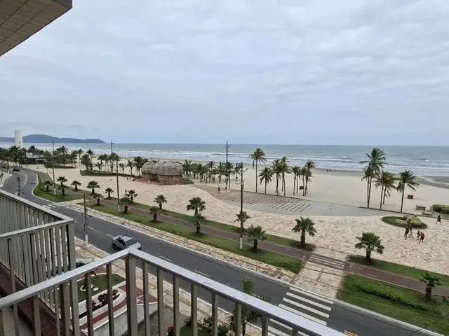Imagem: O apartamento possui 2 Dormitórios, 1 Suíte, 2 Banheiros,