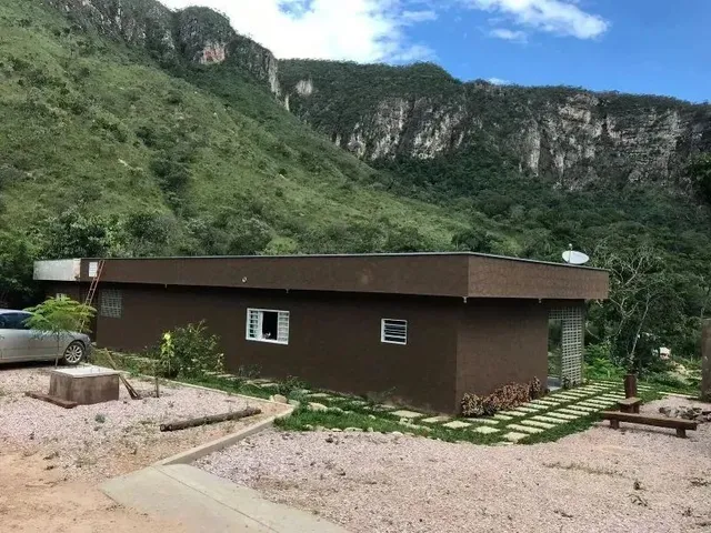 Imagem: A fazenda possui 2 Dormitórios, 2 Suítes, 1.550m² de