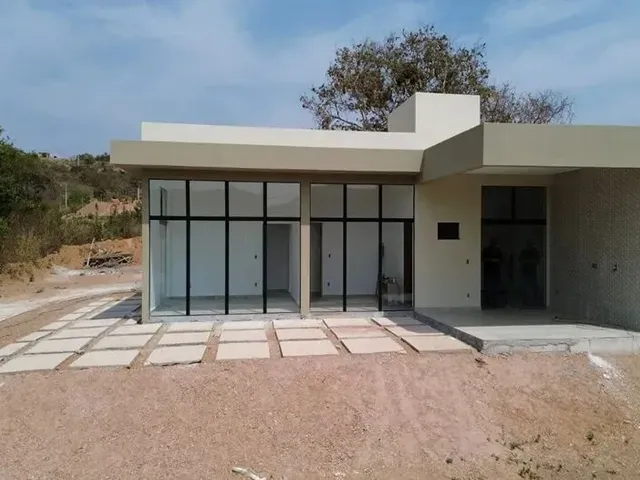 Imagem: O terreno possui 2 Dormitórios, 1.000m² de Área e está
