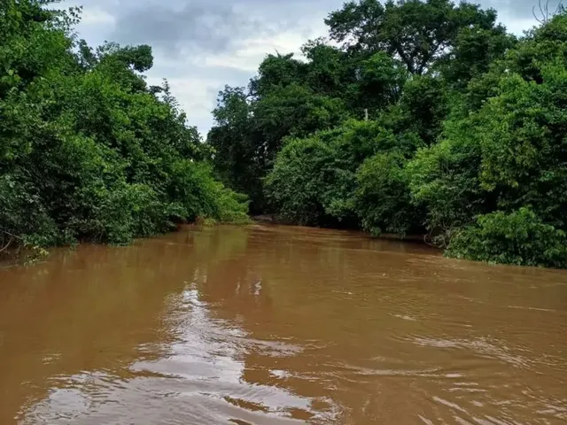 Imagem: Chacara de Lazer com 9.000 Mt2 Beira Rio