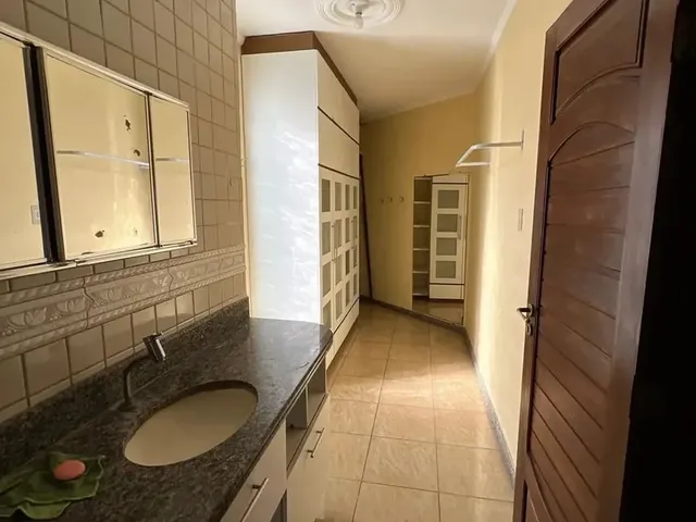 Imagem 3: Imóvel para Aluguel com 270 Metros Quadrados com 4 Quartos em Cabo Branco - João Pessoa