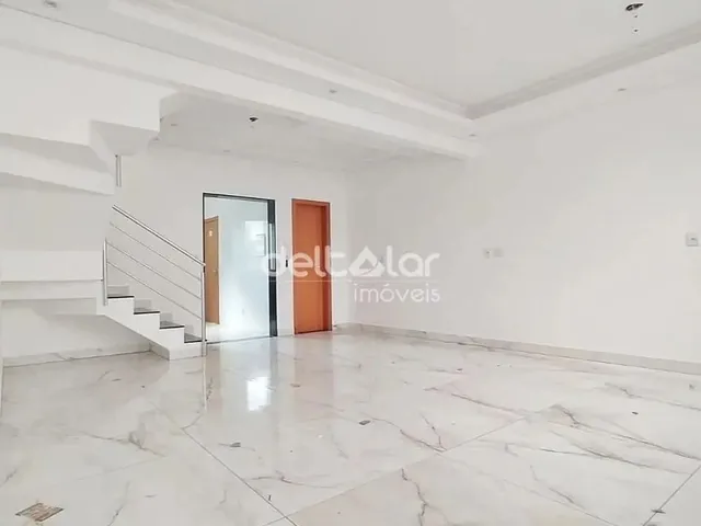 Imagem: Casa À Venda com 3 Quartos (1 Suíte)