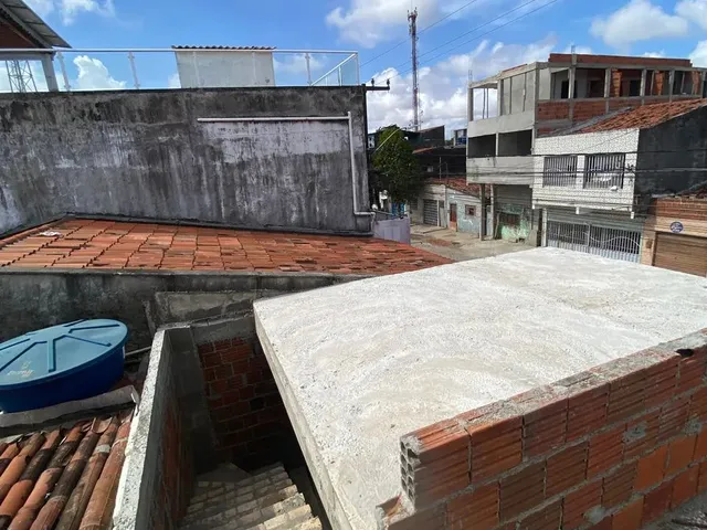 Imagem 11: Prédio em Via Principal do Bairro