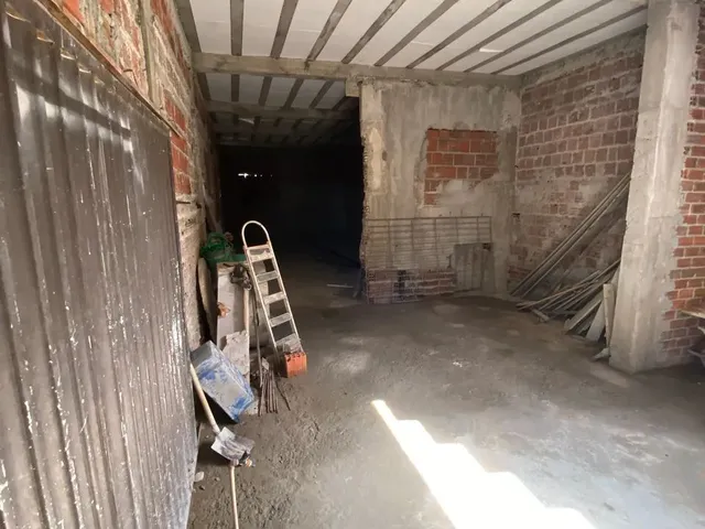 Imagem 3: Prédio em Via Principal do Bairro