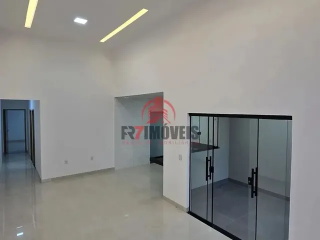 Imagem 12: Linda Casa! 2 Quartos Sendo 1S - Pé Direito Alto, Excelente Acabamento e Quintal - Jardim