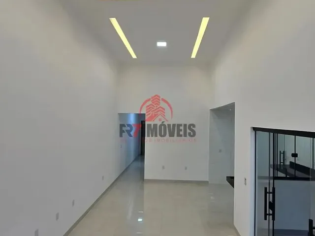 Imagem 4: Linda Casa! 2 Quartos Sendo 1S - Pé Direito Alto, Excelente Acabamento e Quintal - Jardim