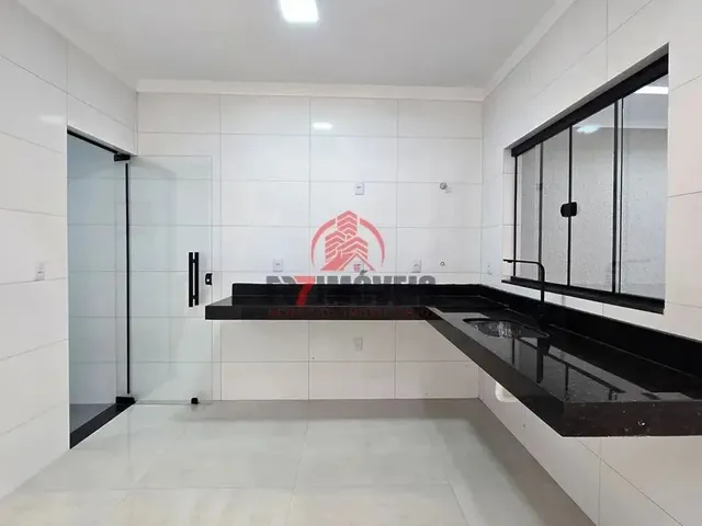 Imagem 5: Linda Casa! 2 Quartos Sendo 1S - Pé Direito Alto, Excelente Acabamento e Quintal - Jardim