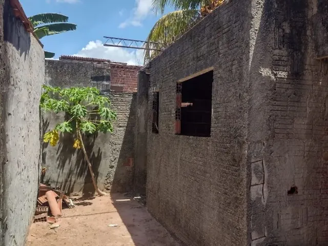 Imagem: Bloco de 8 Apartamentos, em Construção.200M²