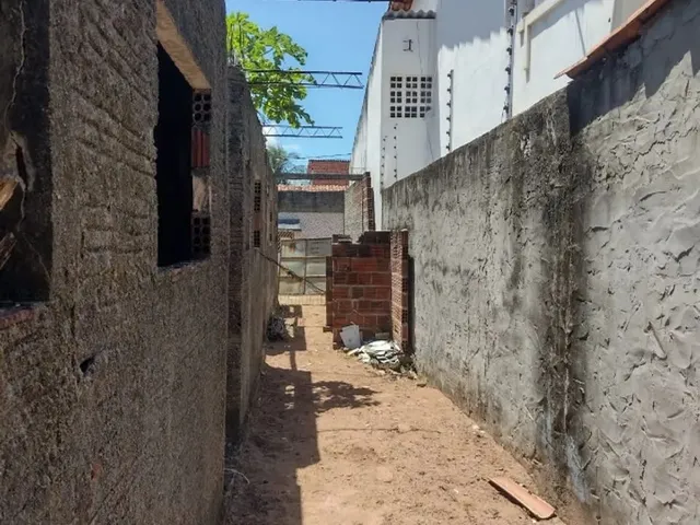 Imagem 2: Bloco de 8 Apartamentos, em Construção.200M²
