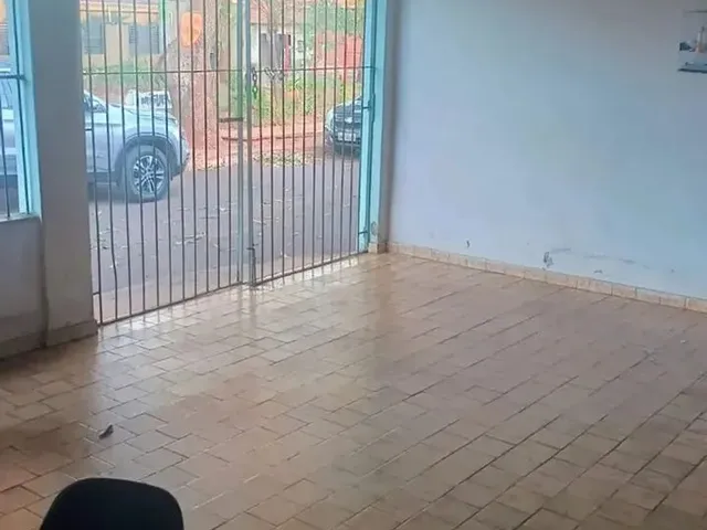 Imagem 5: Casa Setor União Frente Praça 3 Quartos Sendo 1 Suíte Parte Alta do Setor Oportunidade
