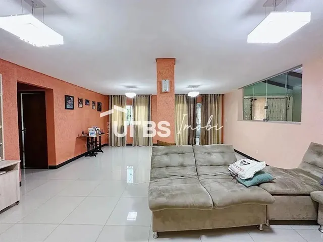 Imagem 1: 0 - Sobrado 7 Quartos, Sendo 3 Suítes