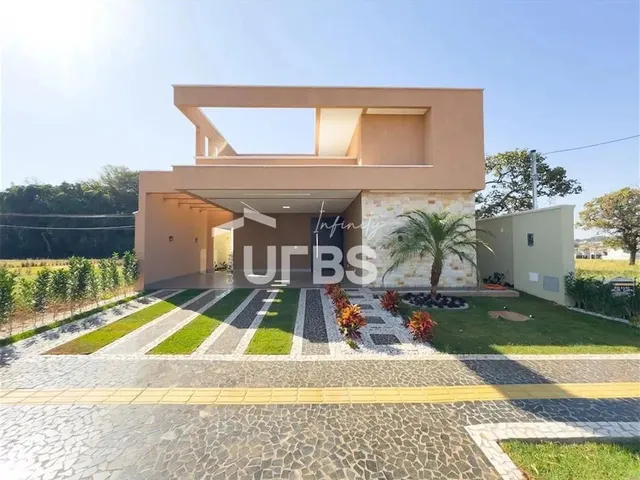 Imagem: A casa em condomínio possui 3 Dormitórios, 1 Suíte, 4